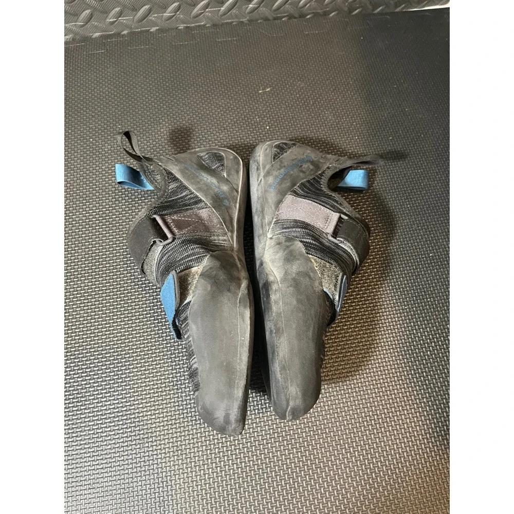 Black Diamond Momentum Climbing Shoes Mens 11 Black Blue Hook and Loop Straps